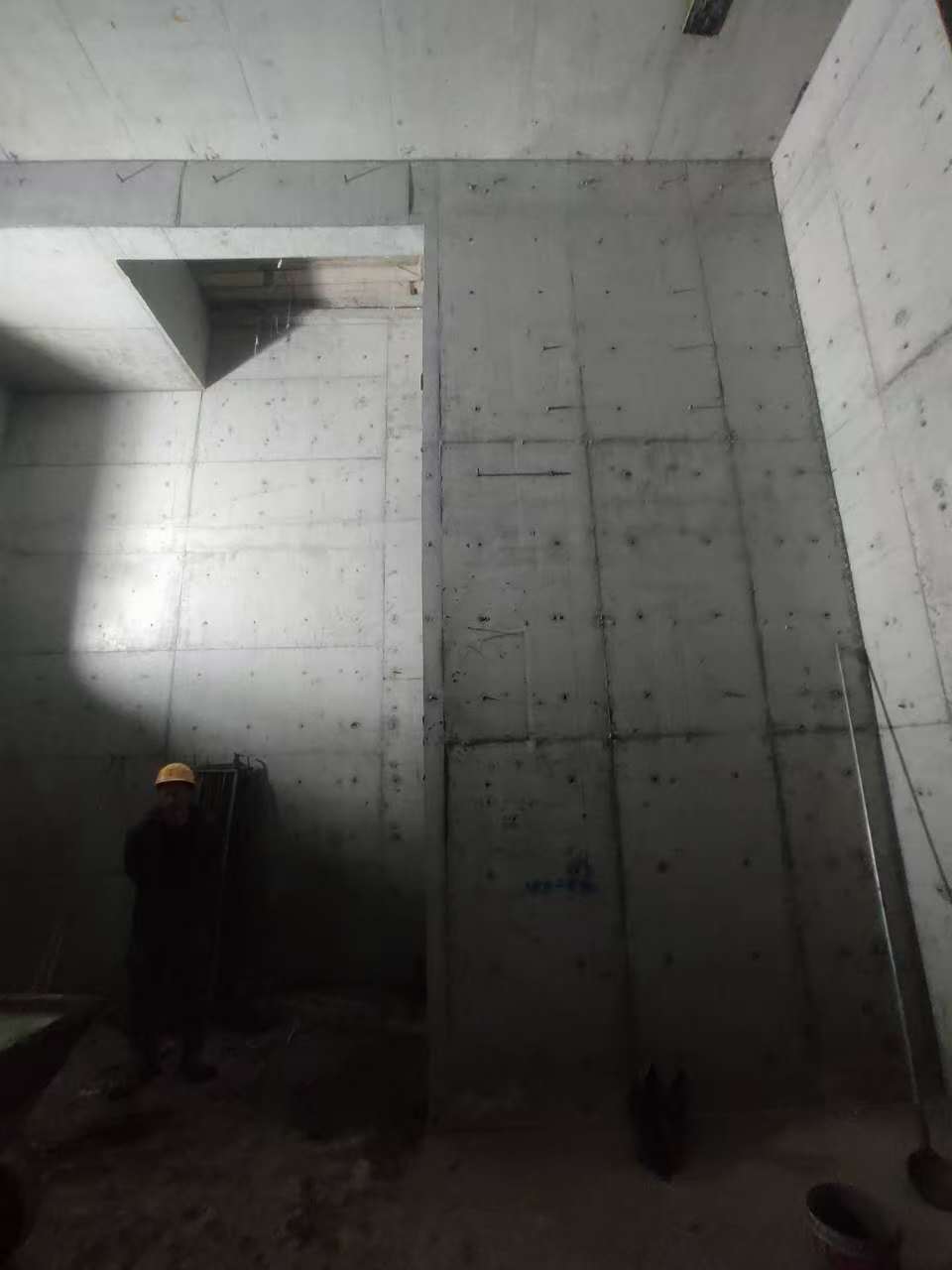 胡市镇墙上开槽钢筋断了有影响吗